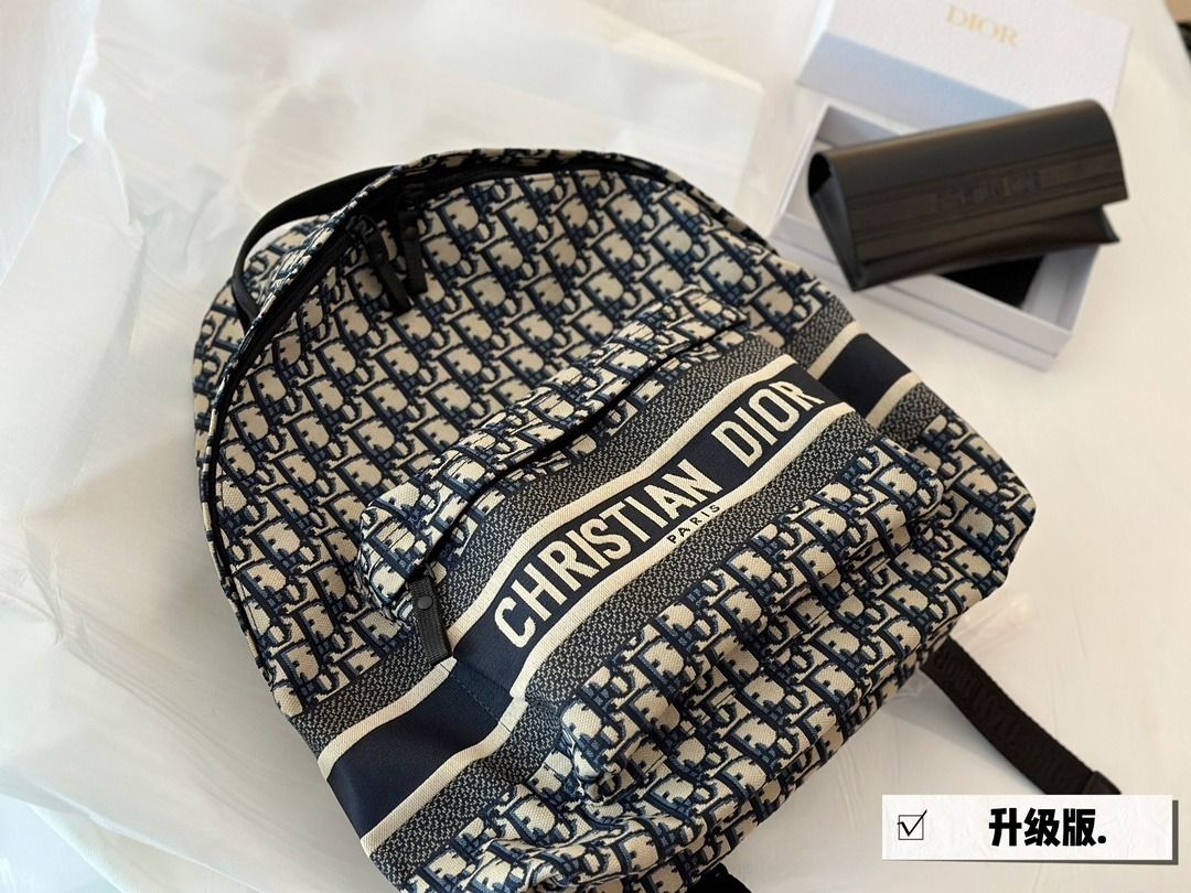 Dior business bag store