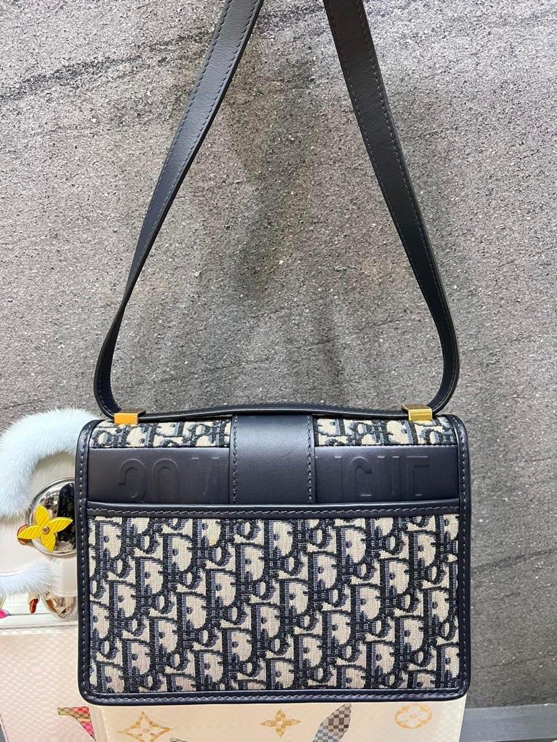 Dior Small 30 Montaigne Bag in Blue Oblique Jacquard, Luxury, Bags &  Wallets on Carousell