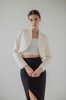 (Category: ) located in . Submitted by doubledoors___wardrobe (Listing ID 1242598126, Image 1). Description: .