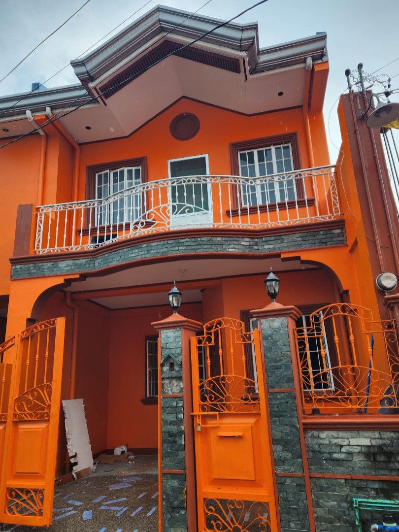 Duplex House (Category: House & Lot) located in Malolos. Submitted by yamaguchionline (Listing ID 1220368281, Image 2). Description: Sea Queen street villarica subdivision abangan sur marilao 103 Square meter *Unit with terrace* W garrage Pressure tank Kitchen Sala Laundry area Bathroom 2 rooms 1 bathroom Cabinet *Unit 2* W garage Sala Kitchen Bathroom Laundry area W pressure tank 2 rooms.