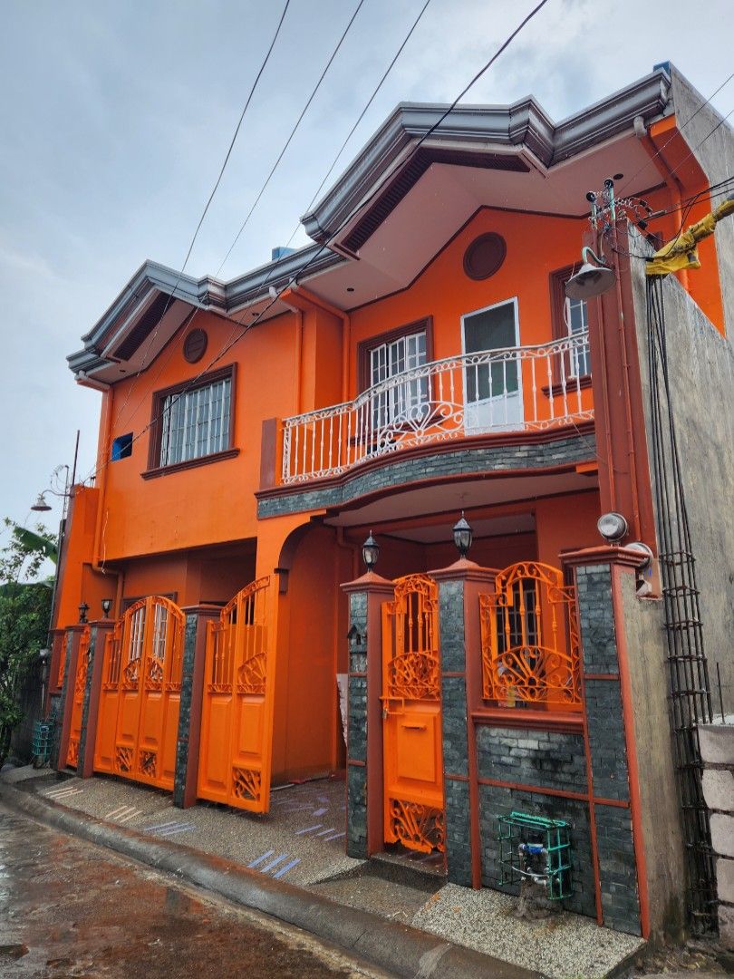 Duplex House (Category: House & Lot) located in Malolos. Submitted by yamaguchionline (Listing ID 1220368281, Image 1). Description: Sea Queen street villarica subdivision abangan sur marilao 103 Square meter *Unit with terrace* W garrage Pressure tank Kitchen Sala Laundry area Bathroom 2 rooms 1 bathroom Cabinet *Unit 2* W garage Sala Kitchen Bathroom Laundry area W pressure tank 2 rooms.