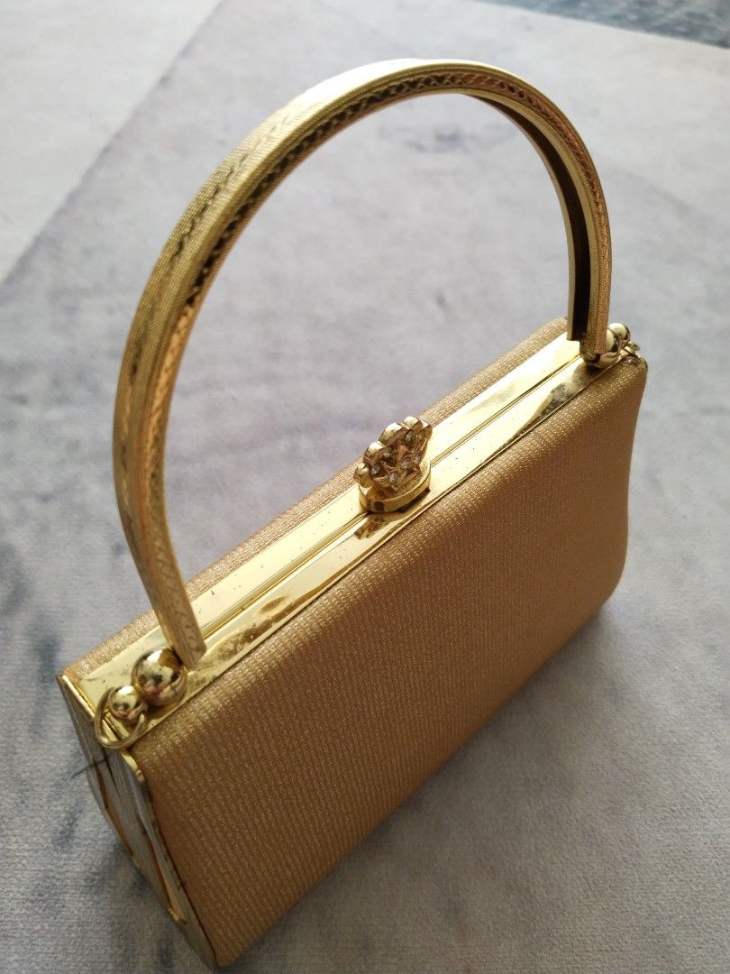 Golden sling store