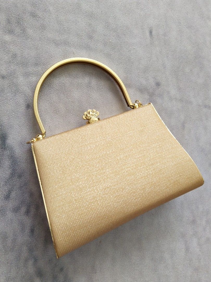 Golden sling outlet