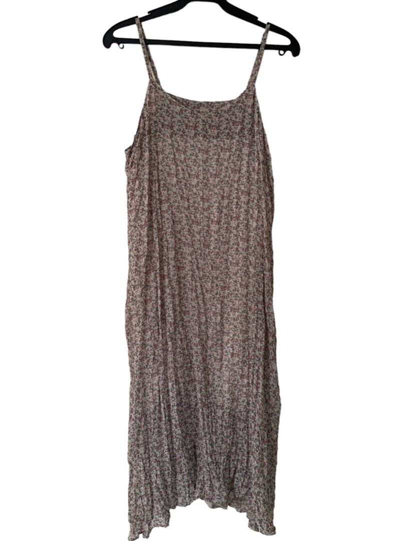 Flowery Sunday Dress (Category: Dresses) located in Santa Rosa. Submitted by jpeg.looo (Listing ID 1242551062, Image 1). Description: Fits M-L.