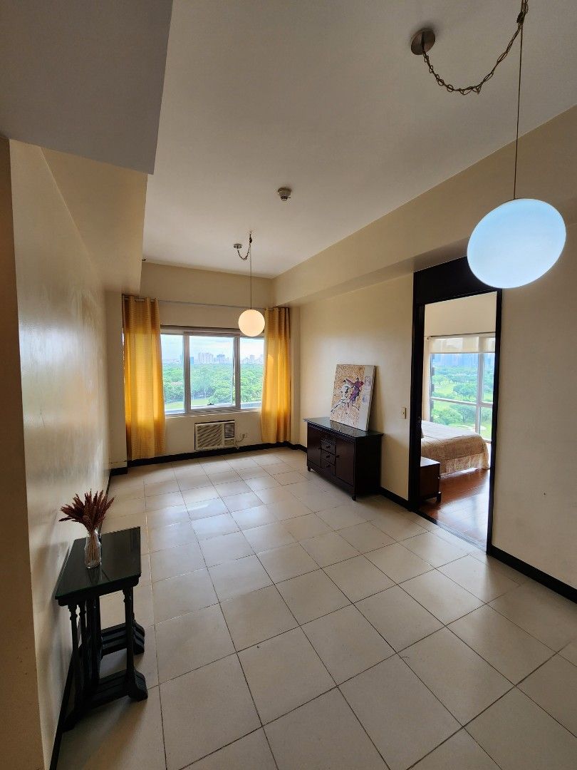For Sale 2BR Fairways Tower BGC, Property, For Sale, Apartments