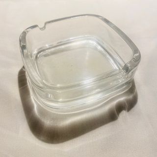 GLASS ashtray - rounded square
