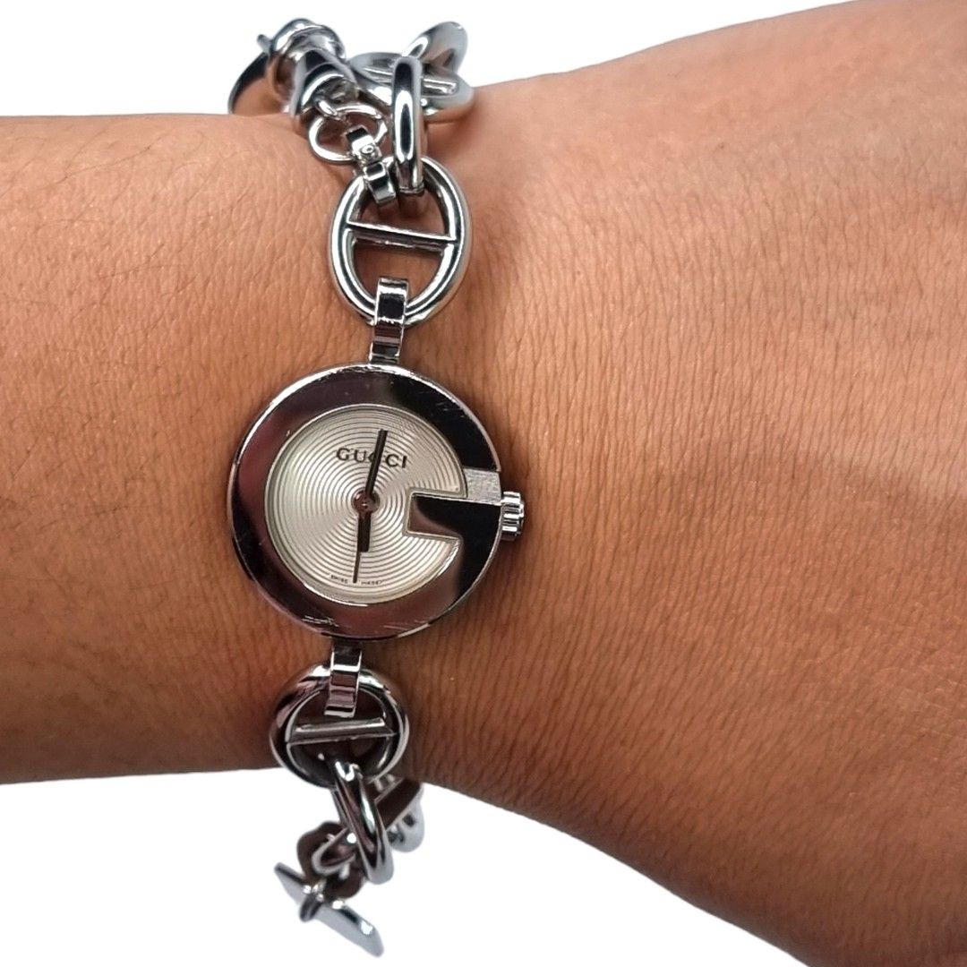 Gucci charm watch top