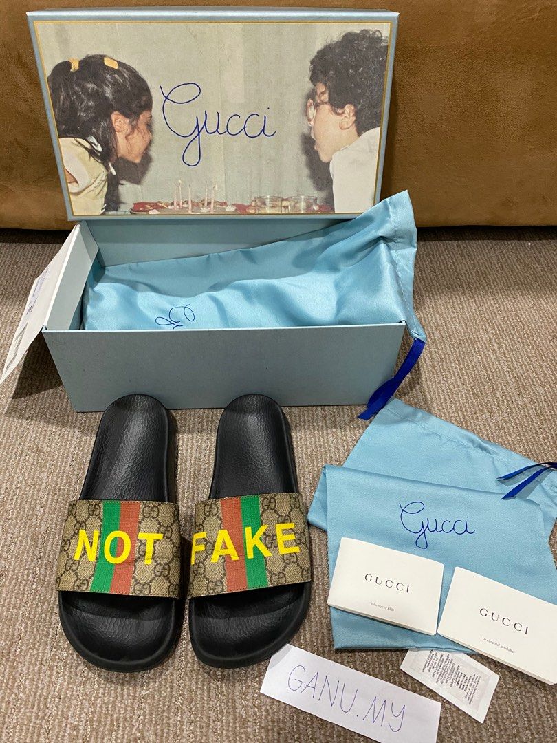 Gucci slide in shoes shop
