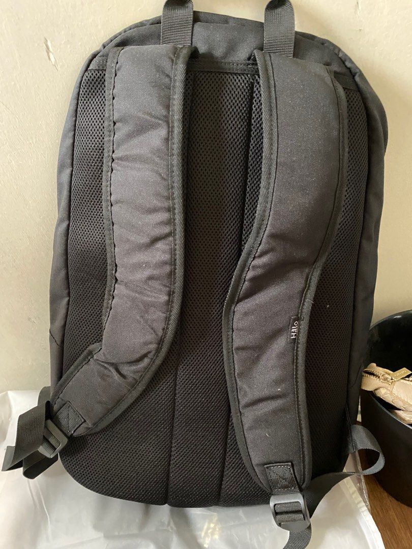 Halo laptop bag, Men's Fashion, Bags, Backpacks on Carousell