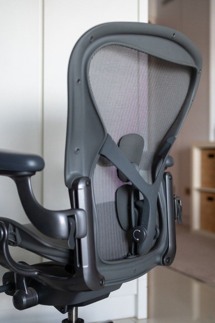 Herman Miller Remastered Aeron Chair Higher spec (Graphite, size B