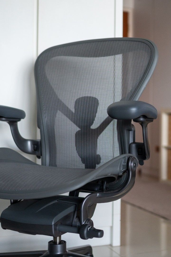 Herman Miller Remastered Aeron Chair Higher spec (Graphite, size B