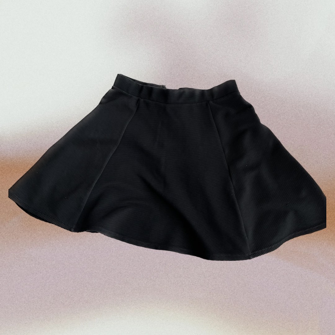 H M DIVIDED mini skirt Women s Fashion Bottoms Skirts on Carousell