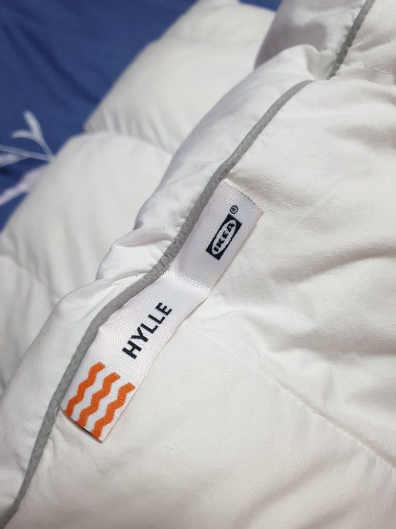Ikea shop hylle pillow