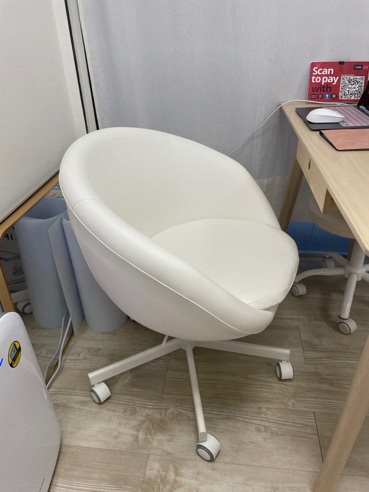 IKEA SKRUVSTA Swivel office chair white, Furniture & Home Living