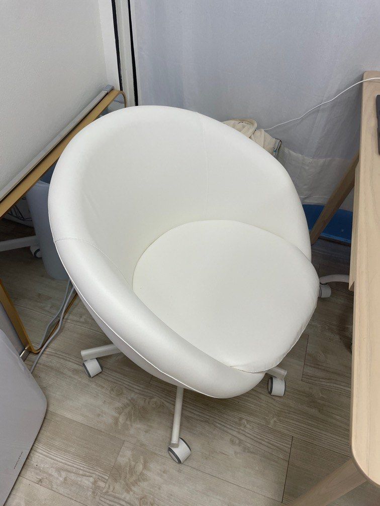 IKEA SKRUVSTA Swivel office chair white, Furniture & Home Living