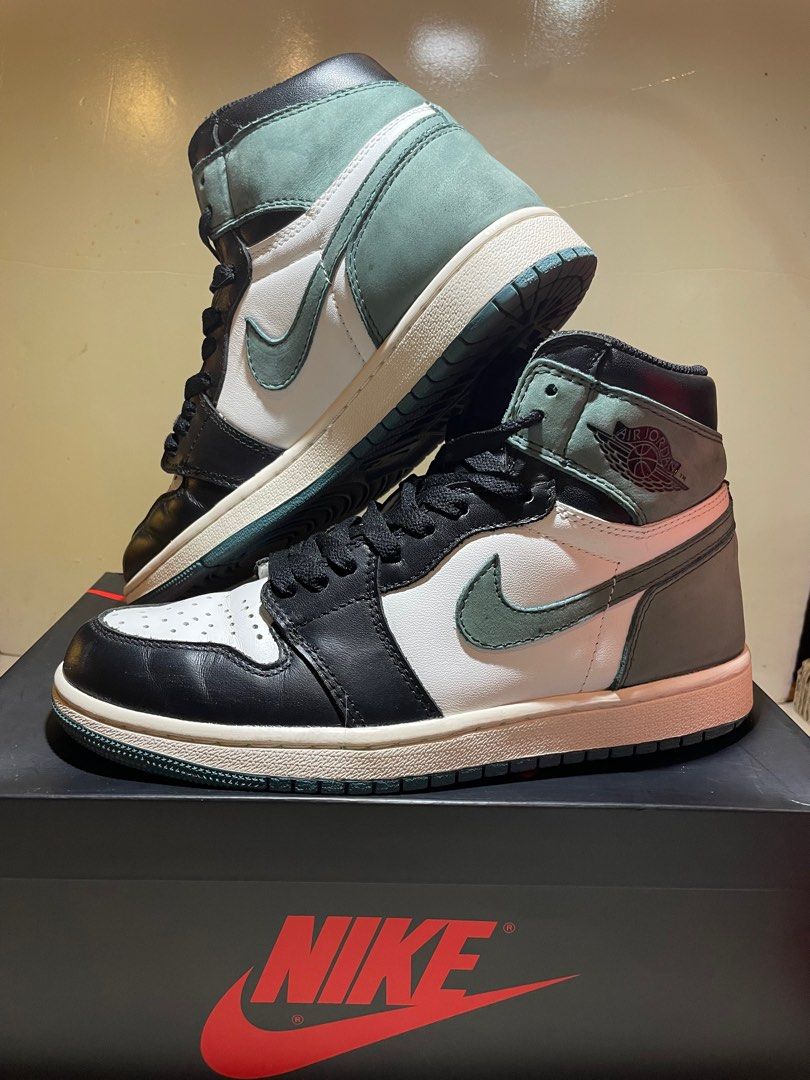 kelly green jordan 1