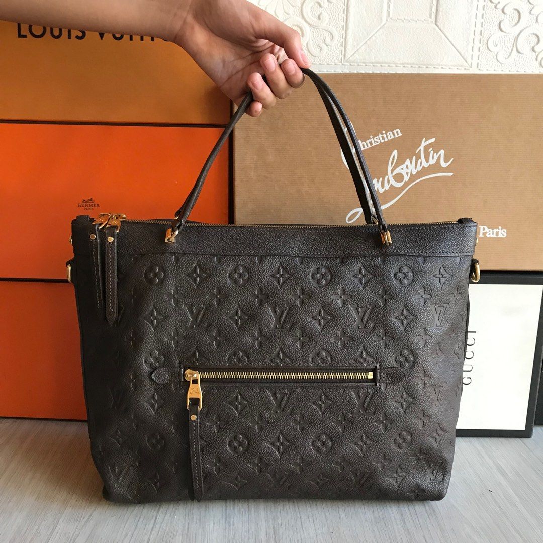 Brand New Louis Vuitton Neverfull Empreinte Leather Black Noir. New Neverfull  MM Black!, Luxury, Bags & Wallets on Carousell