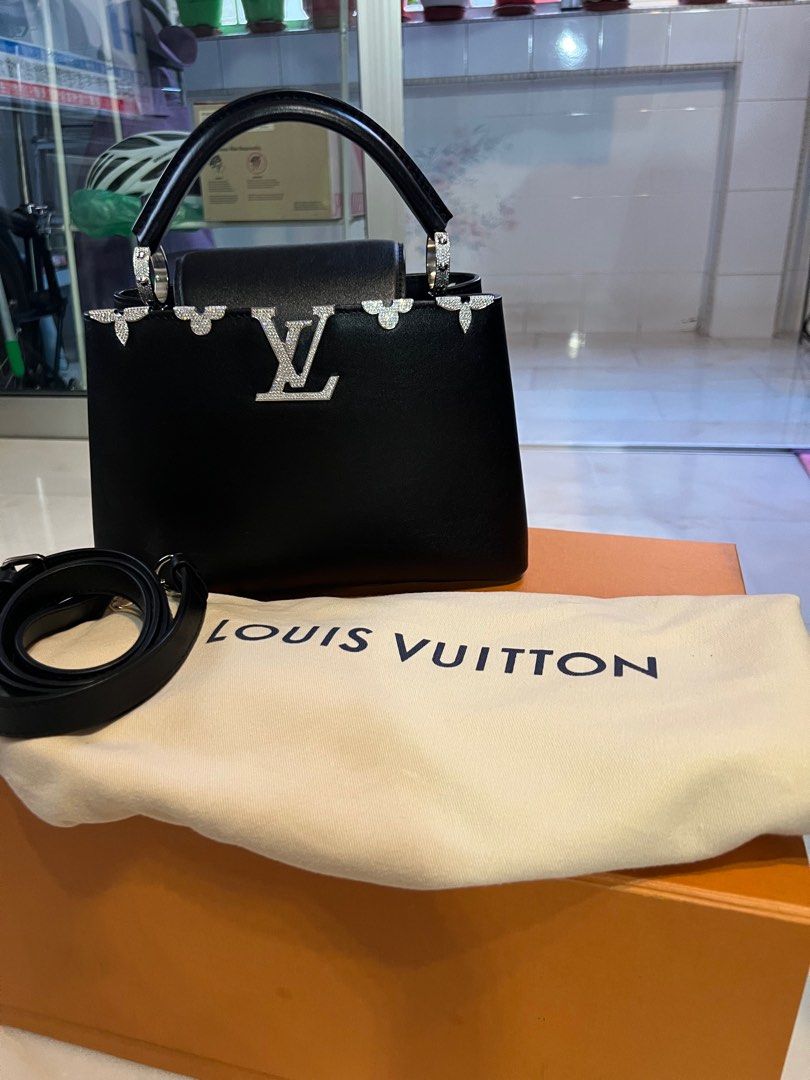 Louis Vuitton Capucines Top handle calfskin bag - Silver hardware (Limited  editon)