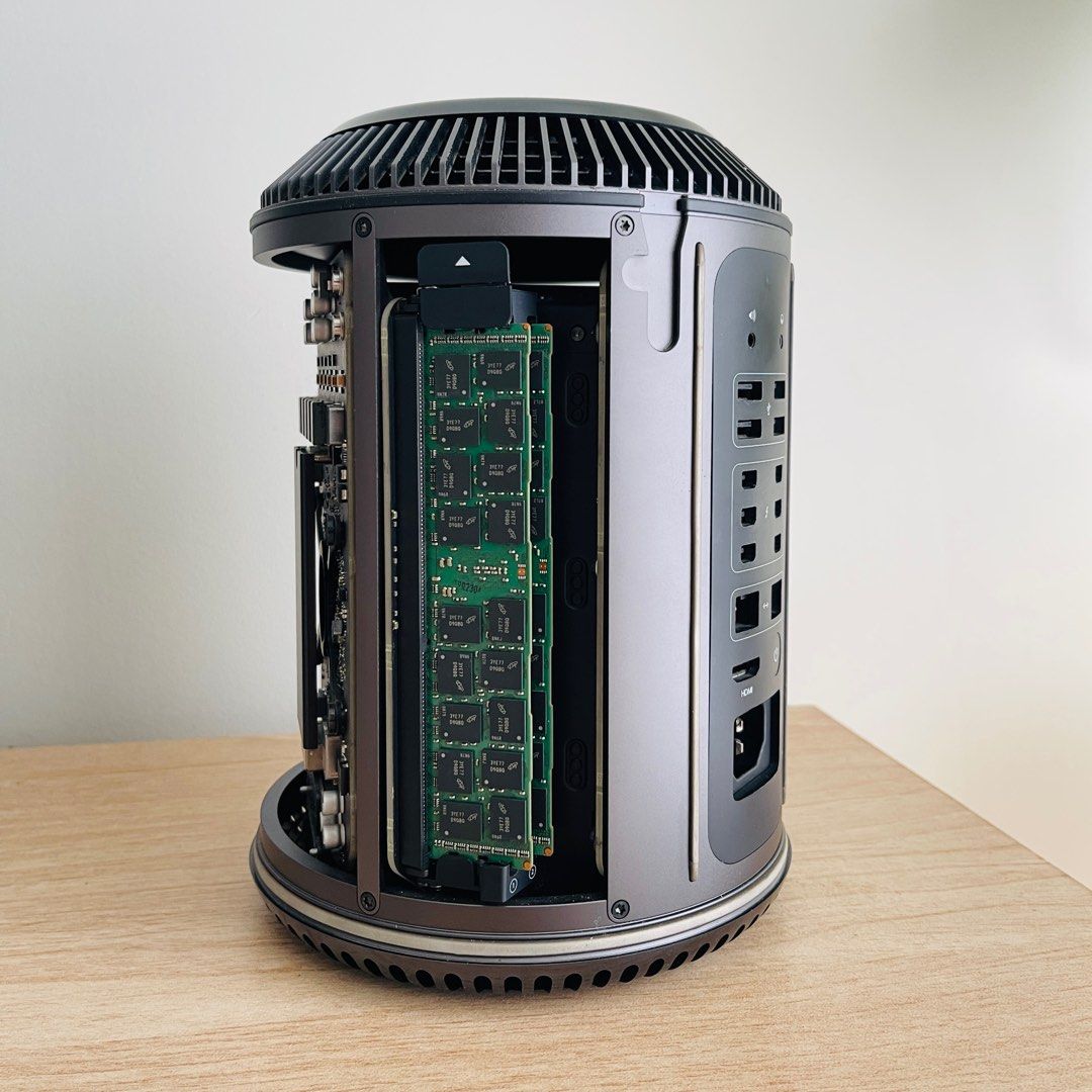 Mac Pro Trash Can Xeon E5 / 64GB / 1TB, Computers & Tech, Desktops on