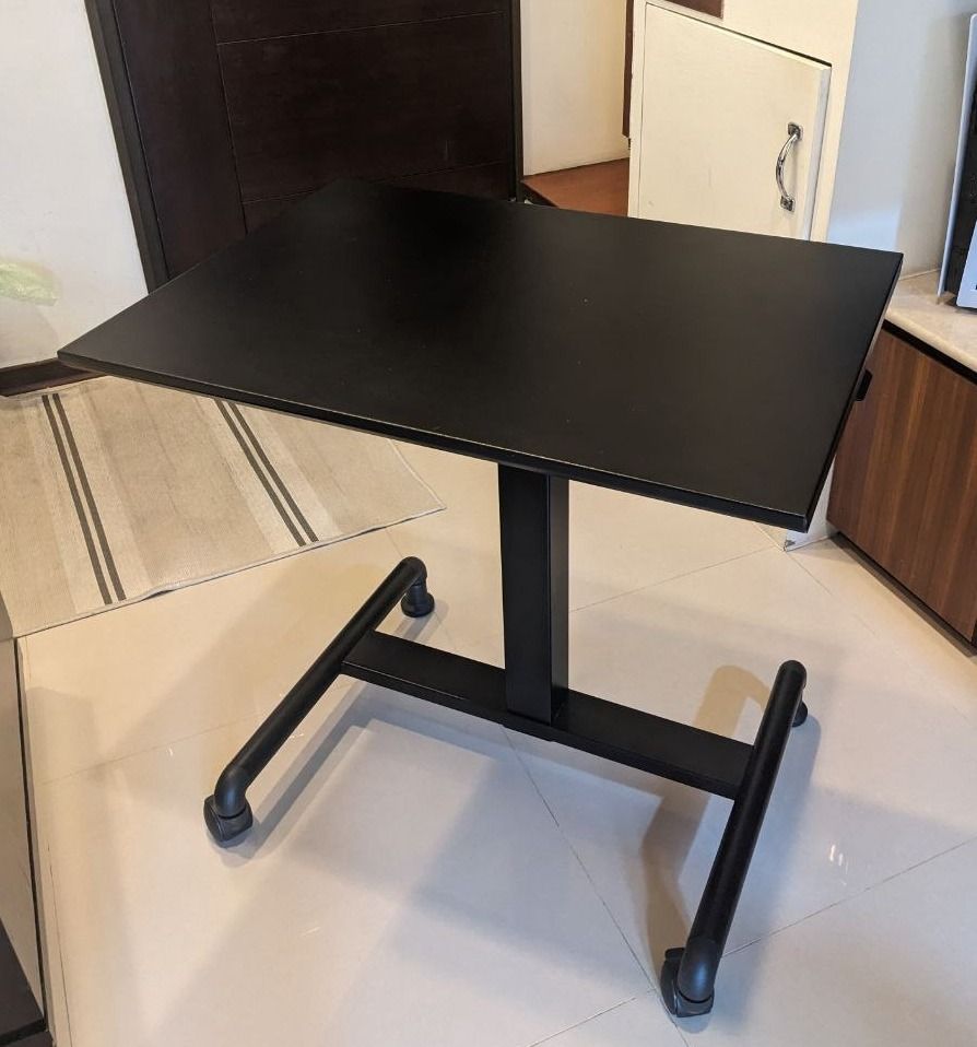 MALBUR 筆電桌, 升降式工作桌, 黑色 IKEA 照片瀏覽 3