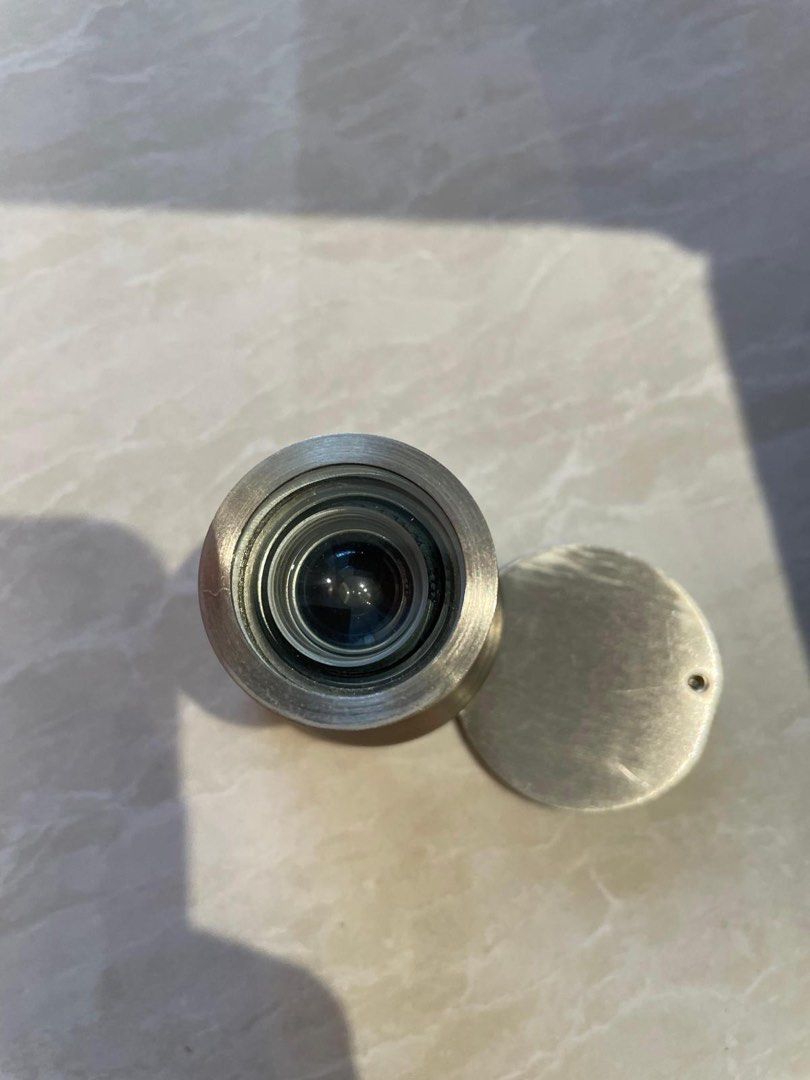 Manual peephole viewer, Furniture & Home Living, Security & Locks, Peephole Viewers & Doorbells