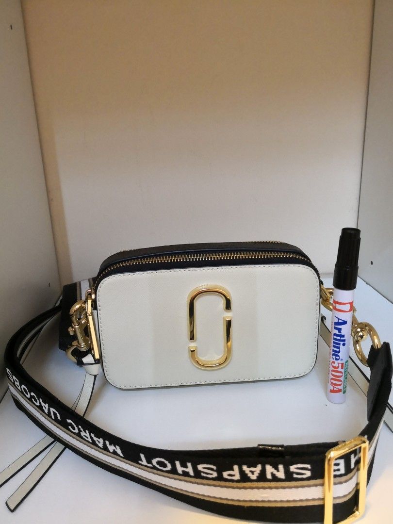 Harga marc jacobs on sale snapshot bag