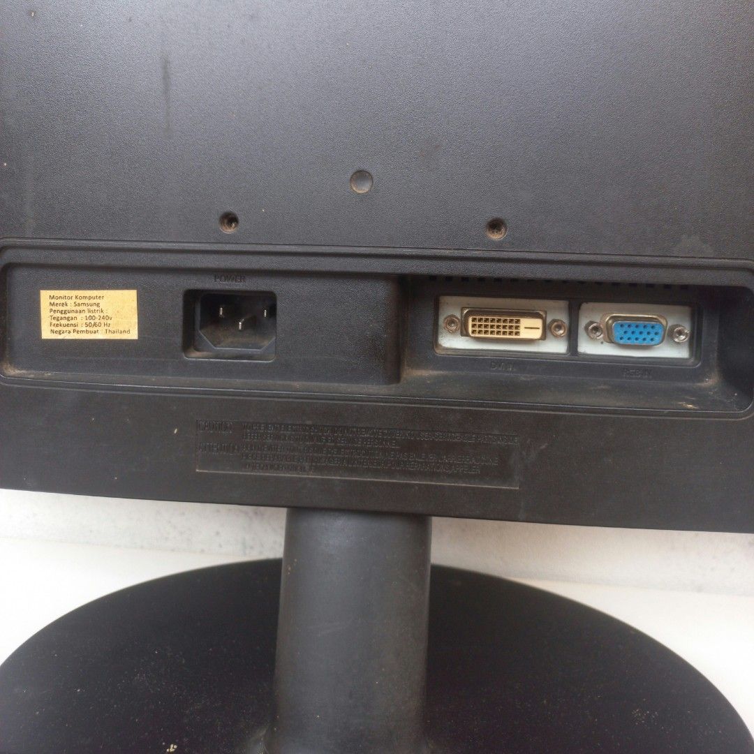 Monitor Samsung SyncMaster E1920, Elektronik, Komputer, Desktop di ...
