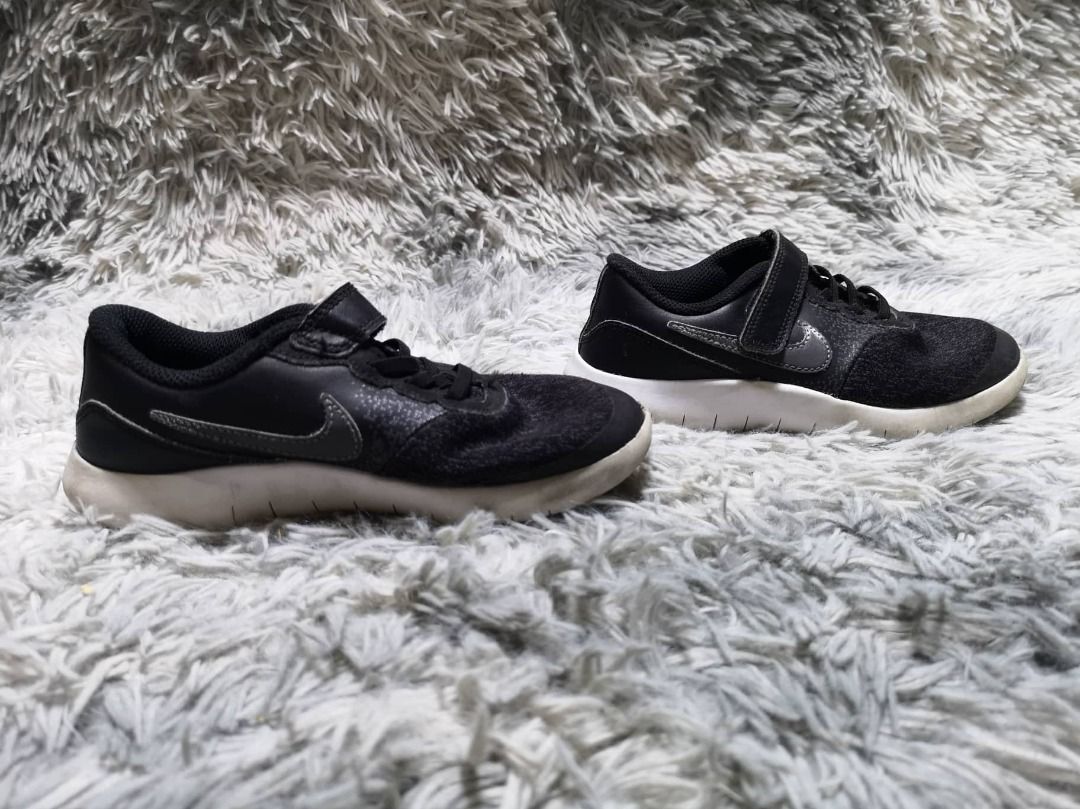 cheap black nike runners