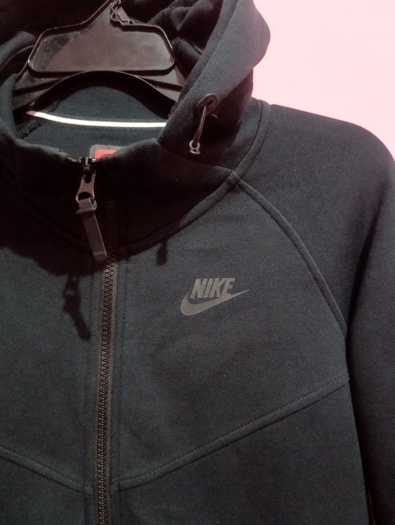 nike thumbhole jacket