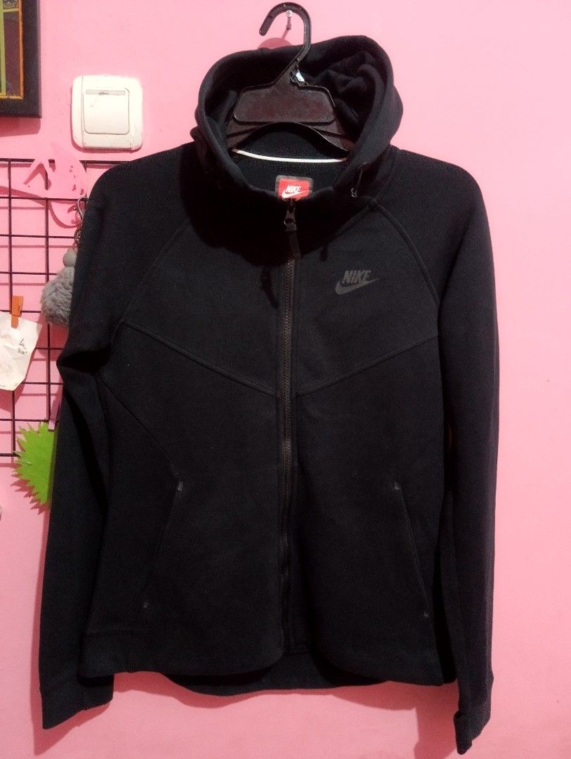 nike thumbhole jacket