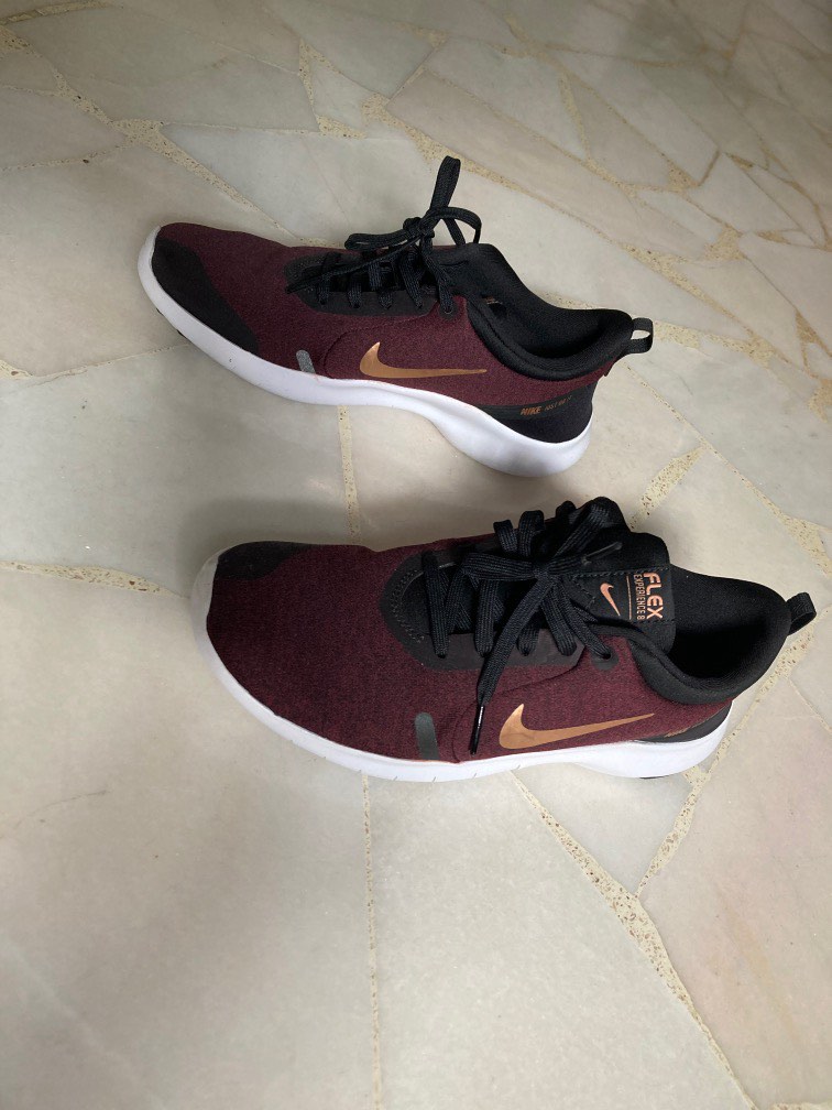 Maroon nike online running shoes