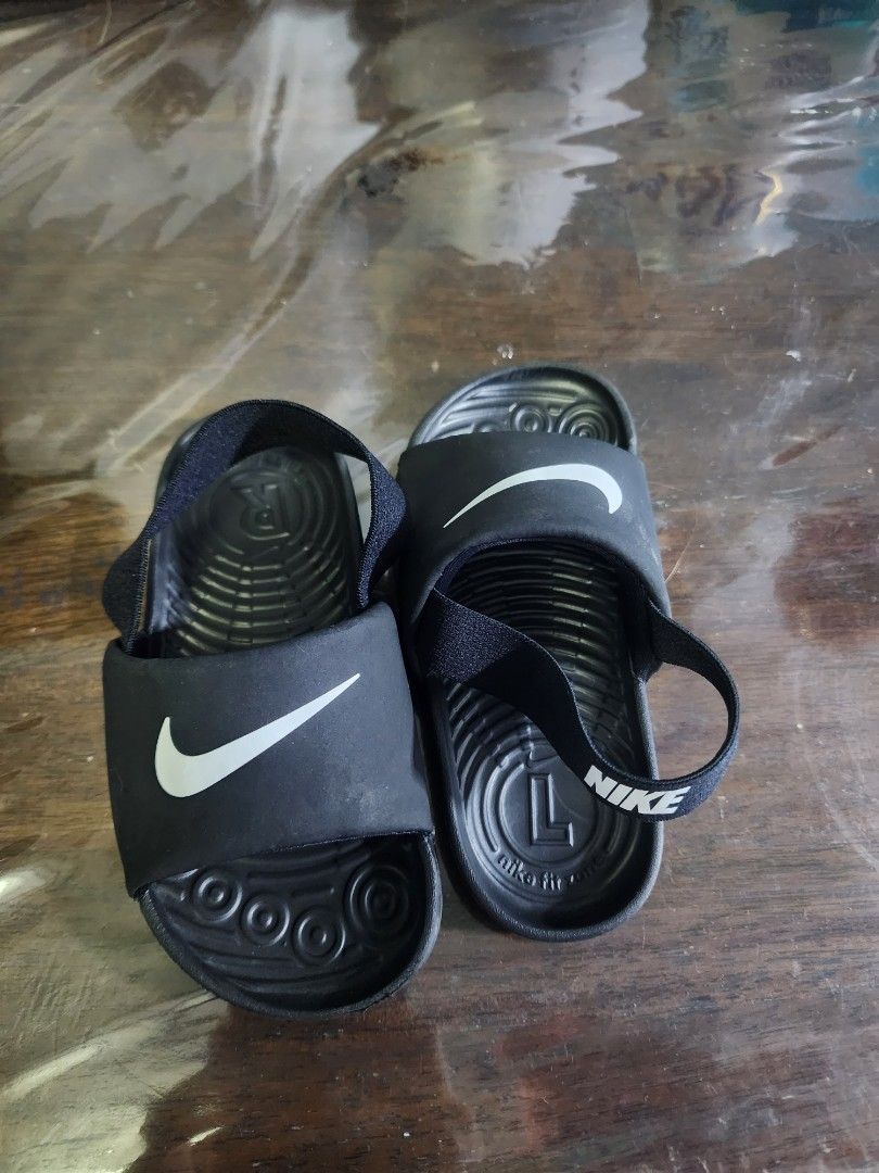 Nike slippers kids deals