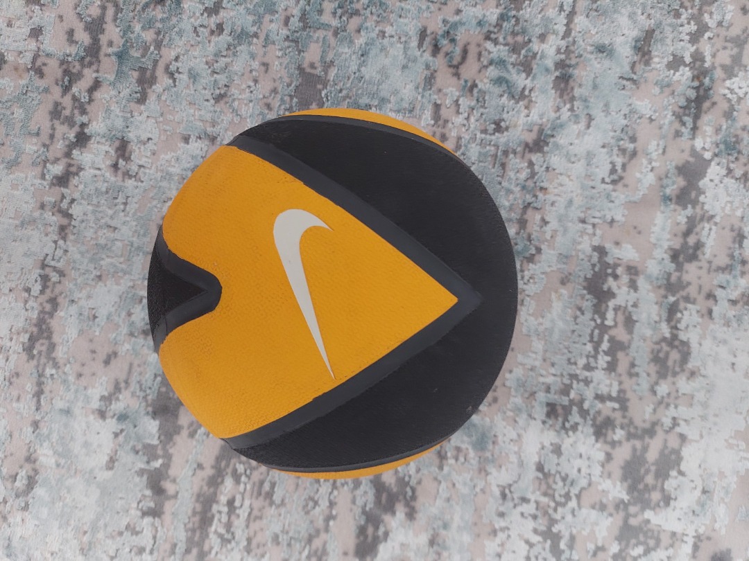 Nike 6 store lb medicine ball