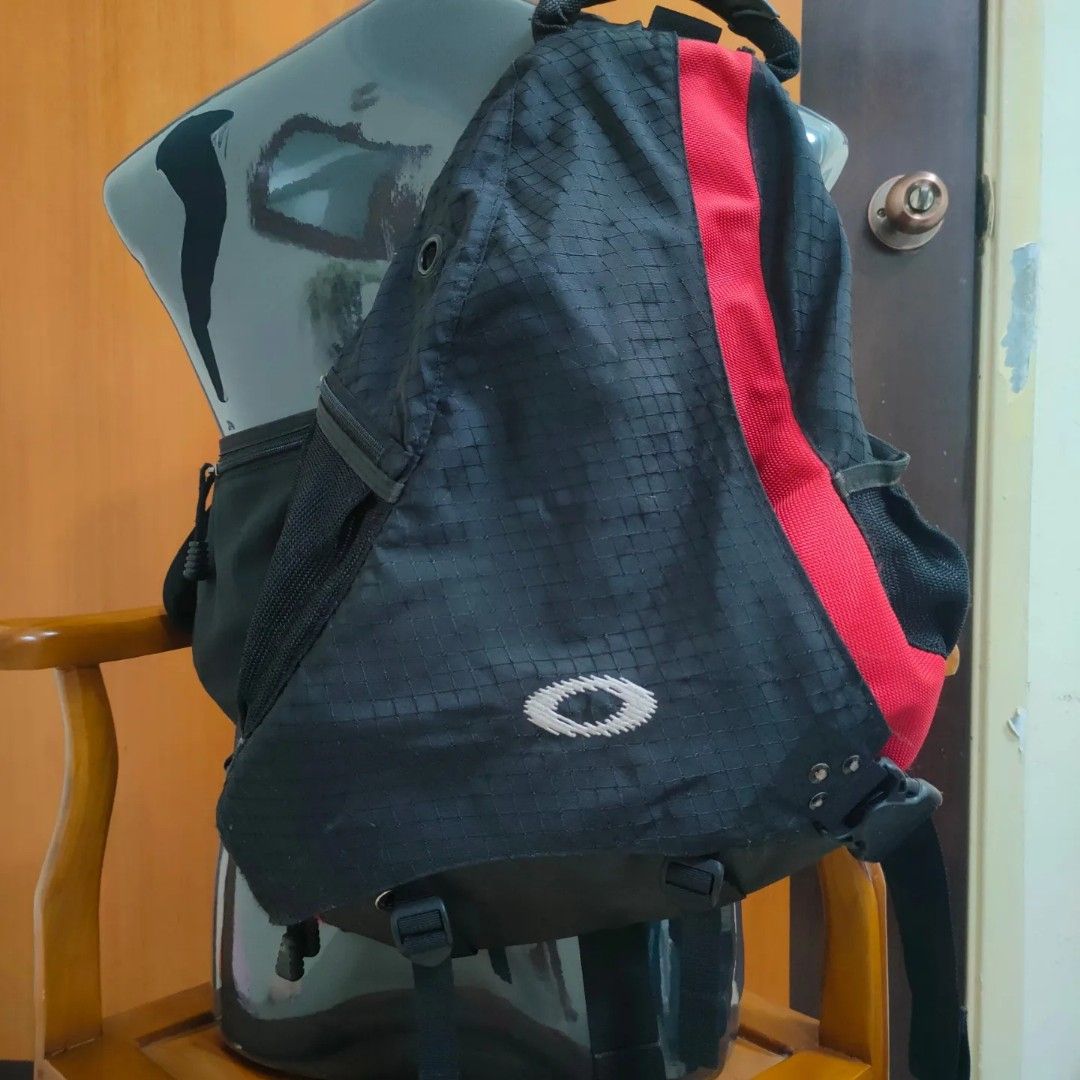 Oakley crossbody sale bag