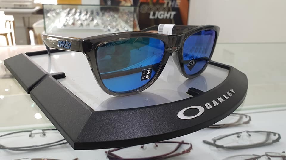 Oakley frogskins prizm top sapphire iridium