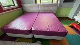 Pre owned 2pcs single bed with mattress (Uratex)