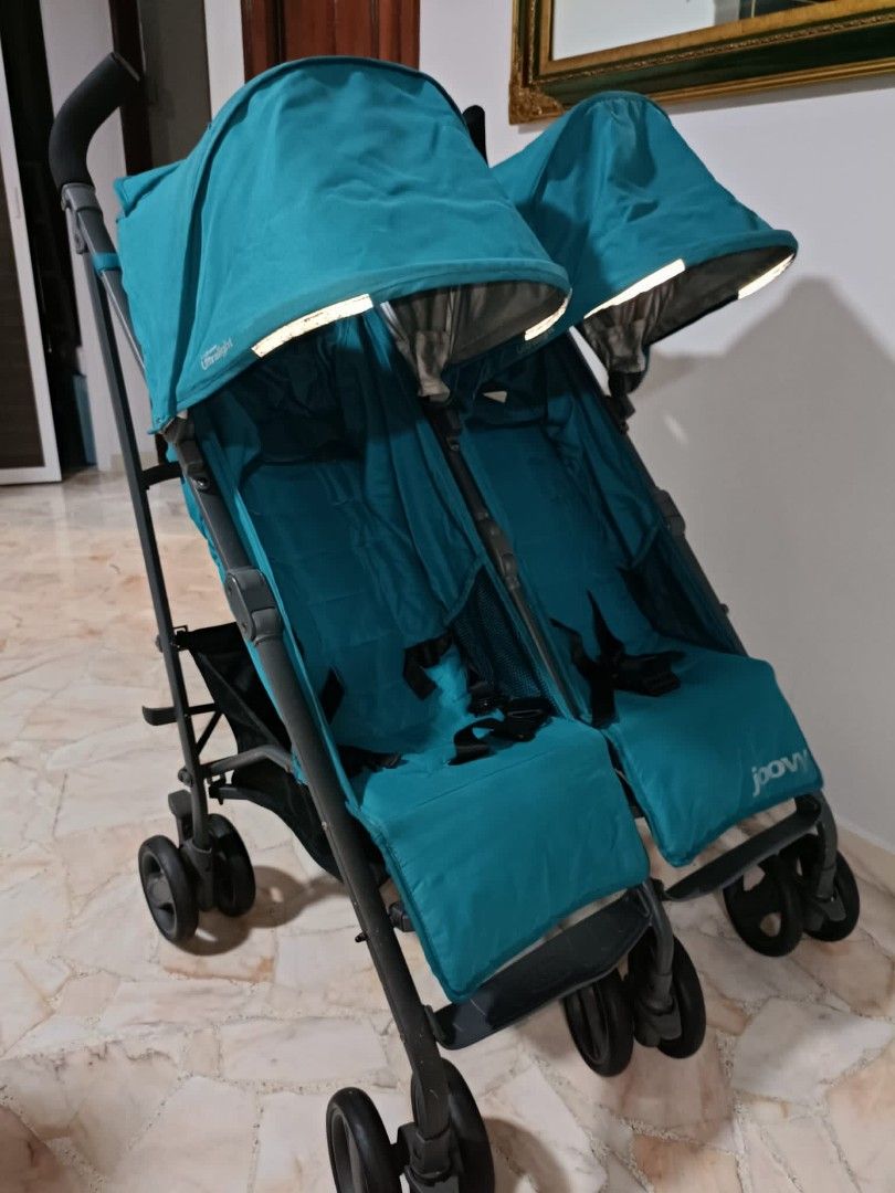 Pre loved JOOVY Twin Groove Ultralight Stroller