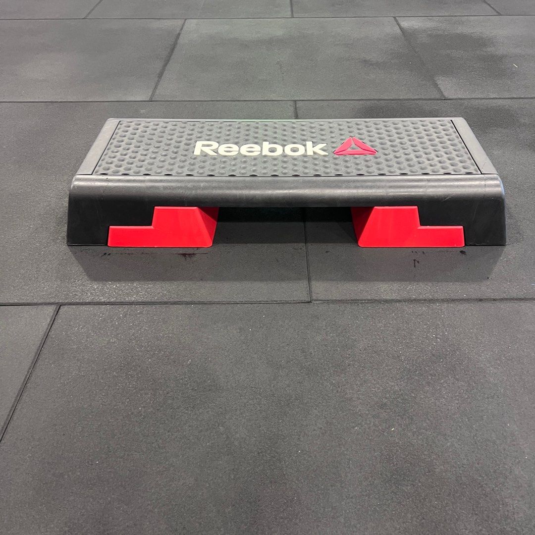 Reebok step on sale trainer