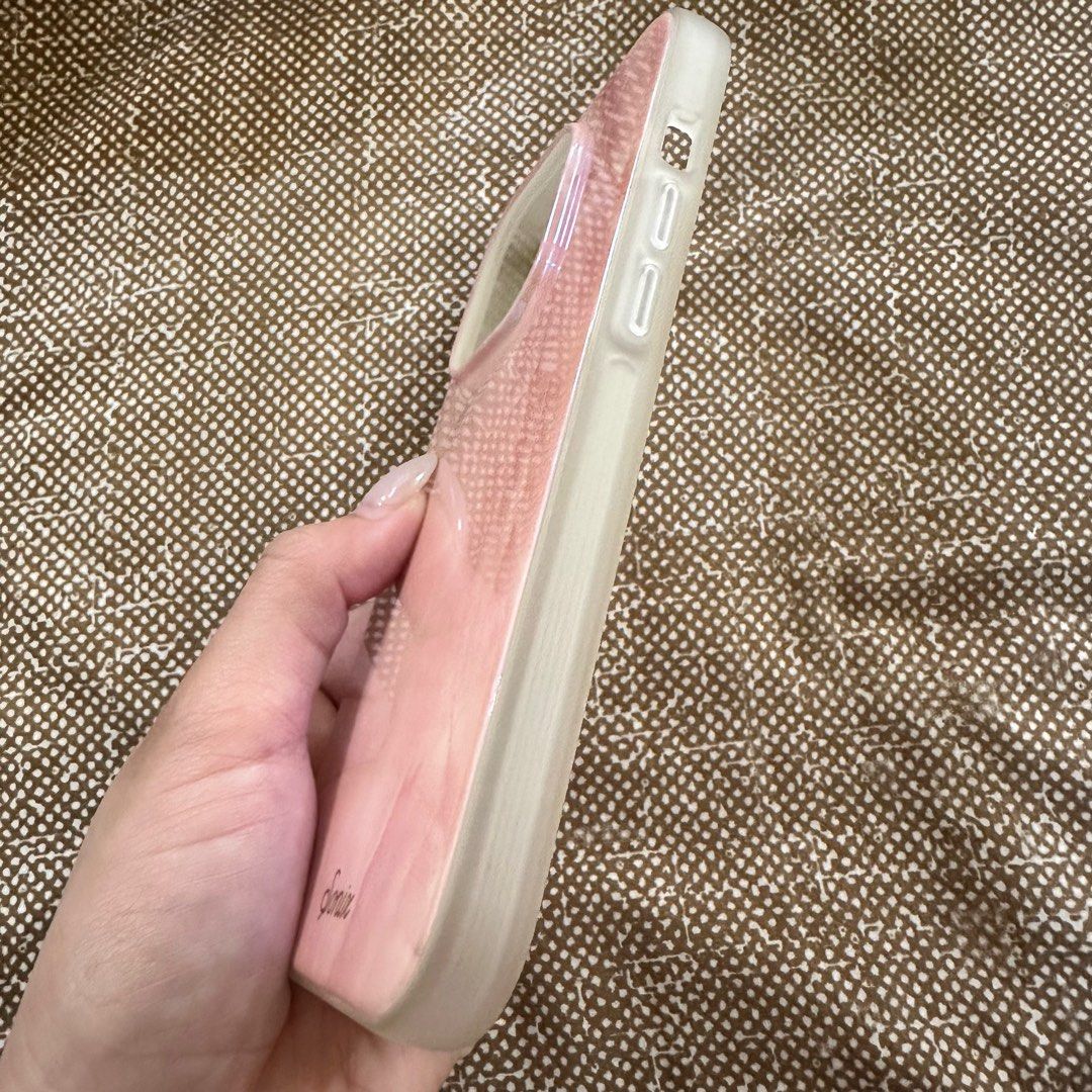 Sonix Case for iphone 14 pro (Category: Cases & Sleeves) located in Zamboanga. Submitted by closet.purrge (Listing ID 1242569265, Image 2). Description: Bought for 2190 at mac.