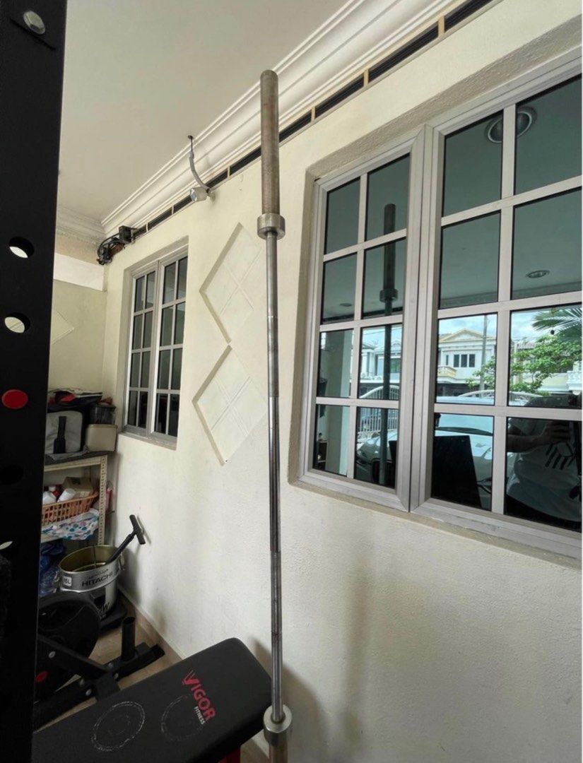 Squat rack (Deadlift, Bench press, Overhead press, Weights, Gym