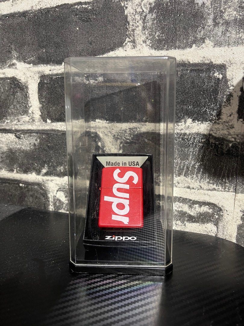 Supreme Logo Zippo Red - SS18 - US