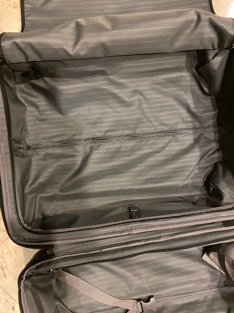 Tumi cabin trolley bag ( expandable), Hobbies & Toys, Travel, Luggage