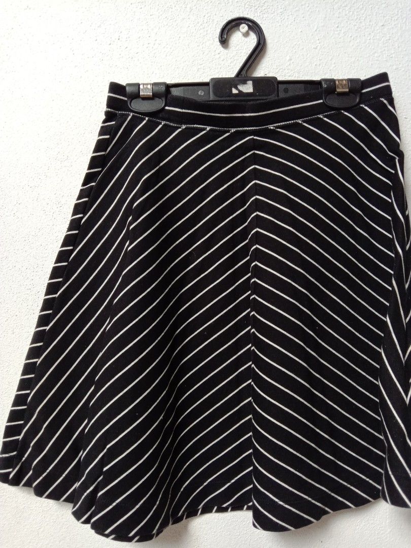 Black and white top diagonal striped skirt