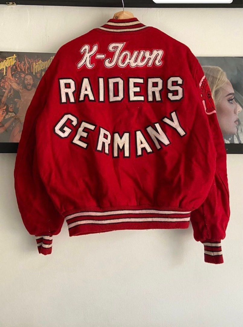 Varsity jacket (Category: Coats, Jackets and Outerwear) located in Kuala Pilah. Submitted by chenggo (Listing ID 1242690333, Image 2). Description: Pit 23 labuh 27 Tag made in usa Condition 9/10 Cod kuantan. Pm for information .