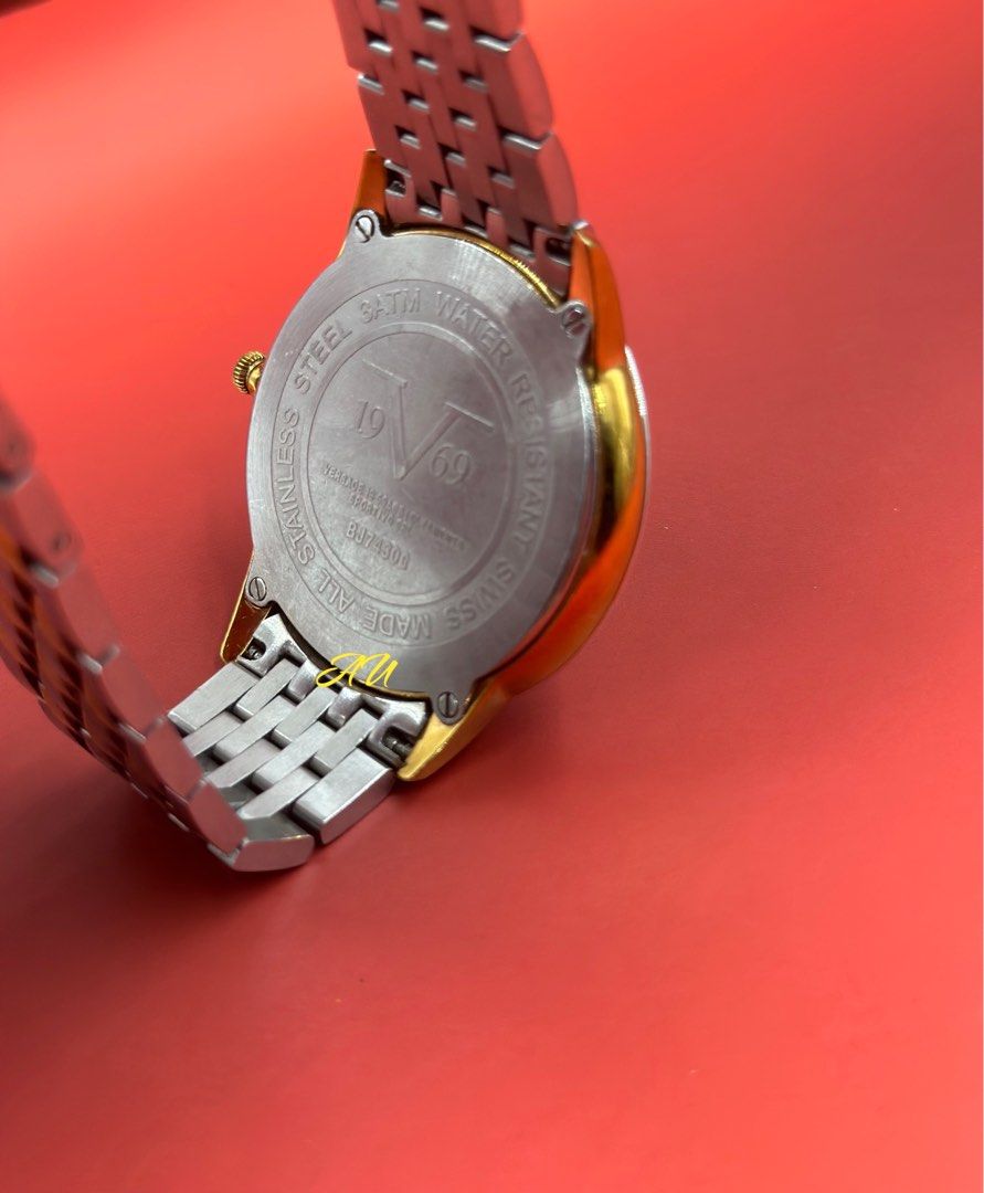 V 1969 watches new arrivals