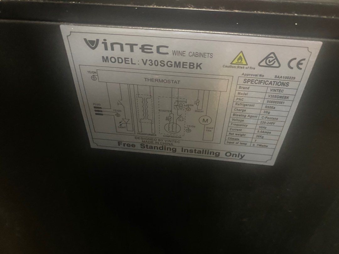 Vintec V30SGMEBK Wine Chiller, TV & Home Appliances, Kitchen Appliances