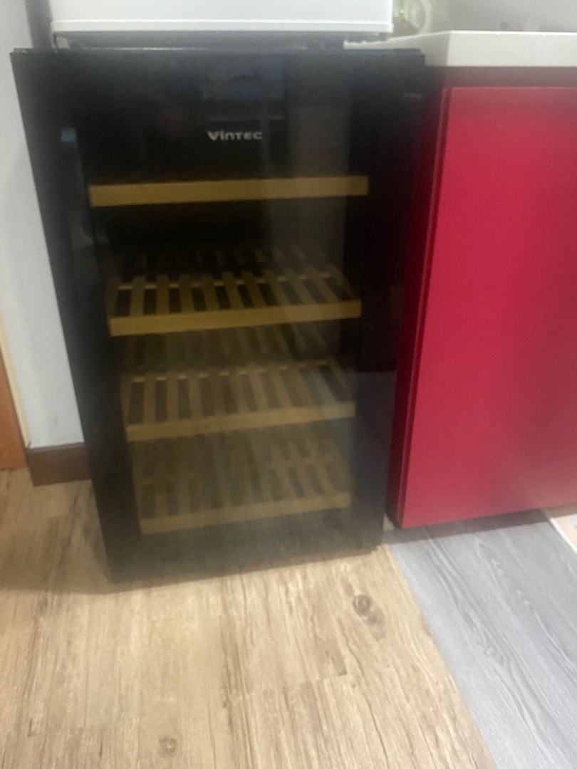 Vintec V30SGMEBK Wine Chiller, TV & Home Appliances, Kitchen Appliances