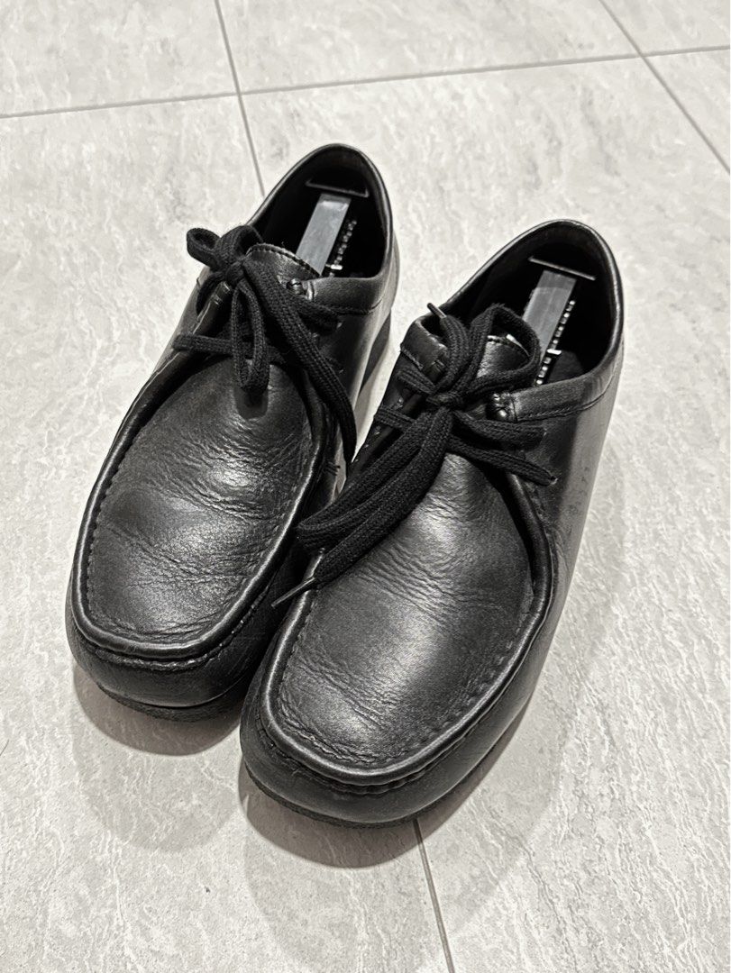 GU Wallabee in black