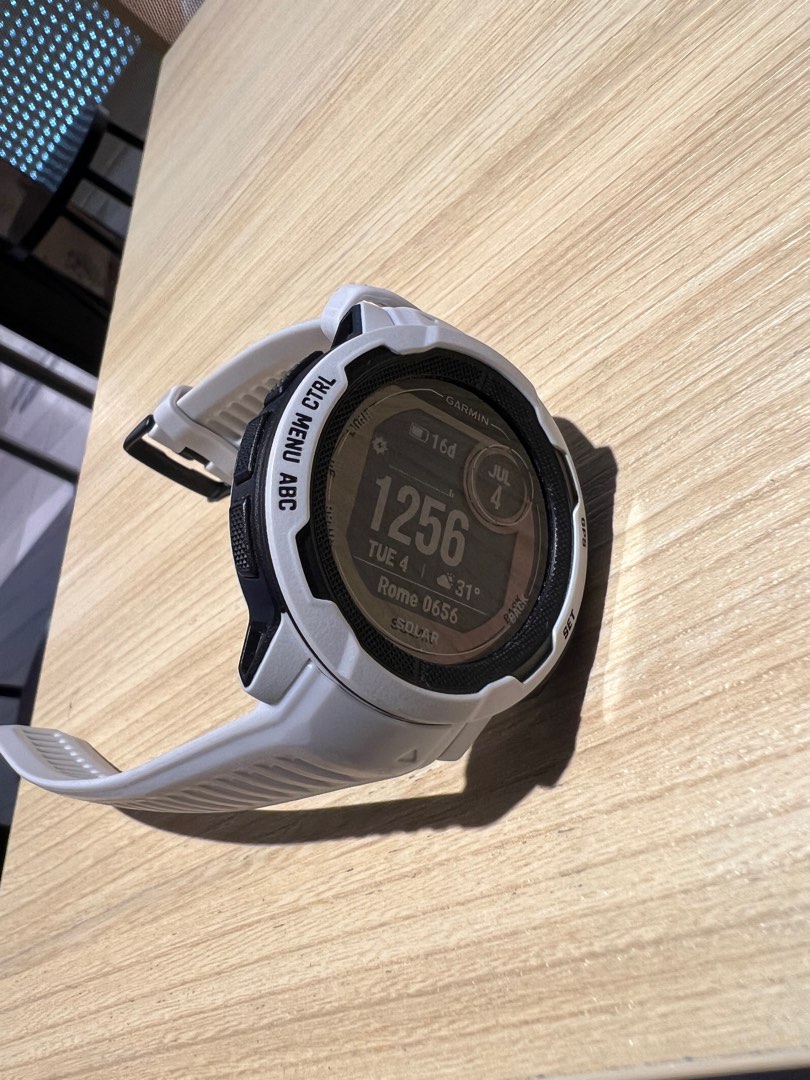 Garmin best sale instinct white