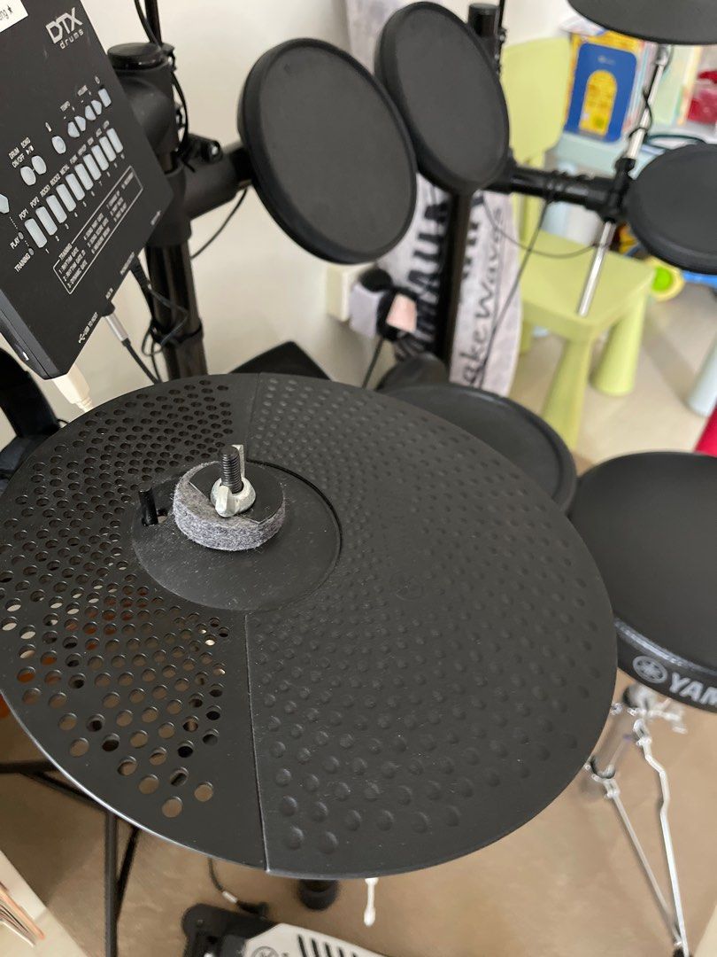 Yamaha electronic drum kit DTX452K and additional drum pad PCY95AT